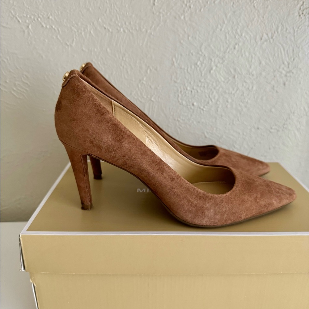 Michael Kors Classic Heels Pumps Suede w Gold Logo